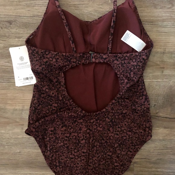 BOGO NWT Athleta Keyhole One Piece Swimsuit - Picture 9 of 14